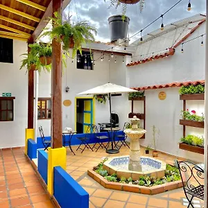 La Casa De Plazas Urban Guest house