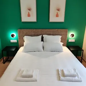 hotel-de-la-la-tour-du-pin.hotels-rhonealpes.com/