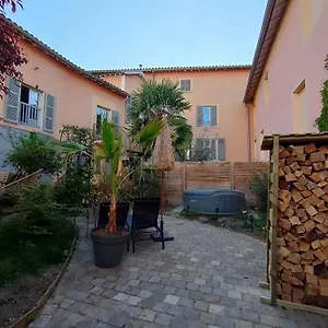 chamade-en-beaujolais.hotels-rhonealpes.com/